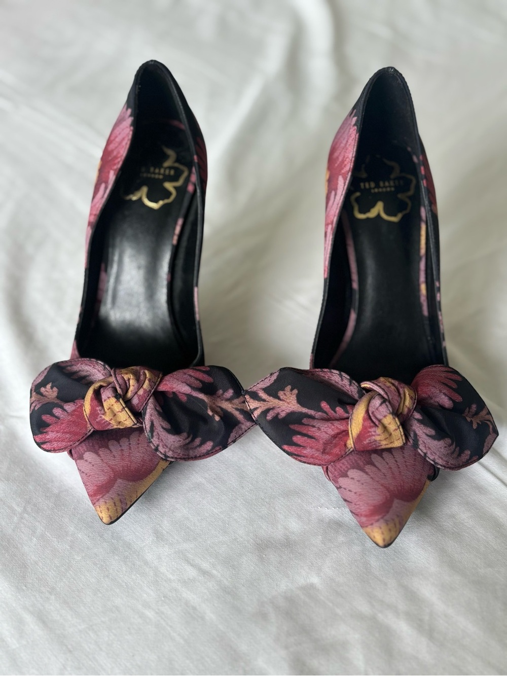 Ted Baker London Ryanne Floral Bow Pointed Toe Stiletto Pumps Size 36 / 6